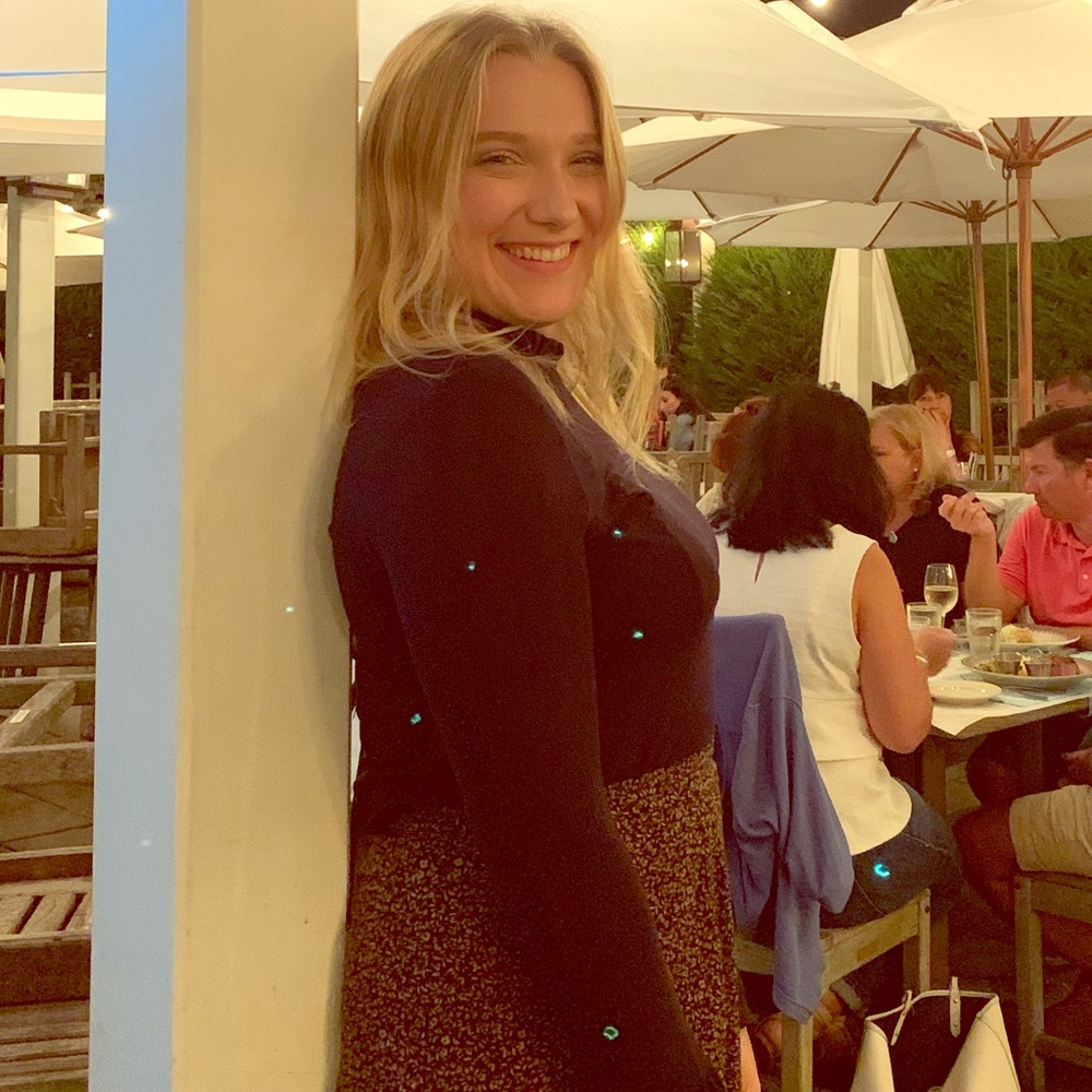 Meet your Posher, Ava